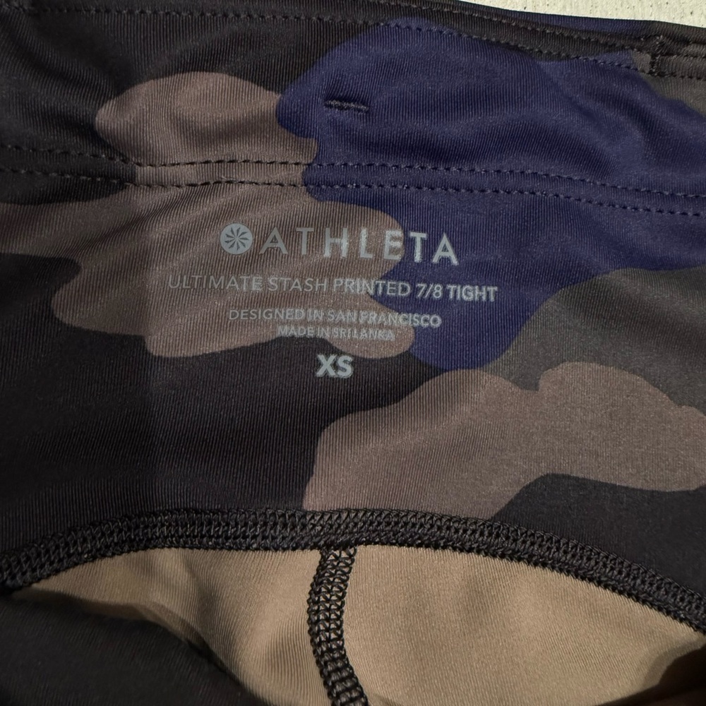 Athleta Ultimate Stash Printed 7/8 Tight Camo Size:XS Like New - Picture 6 of 10